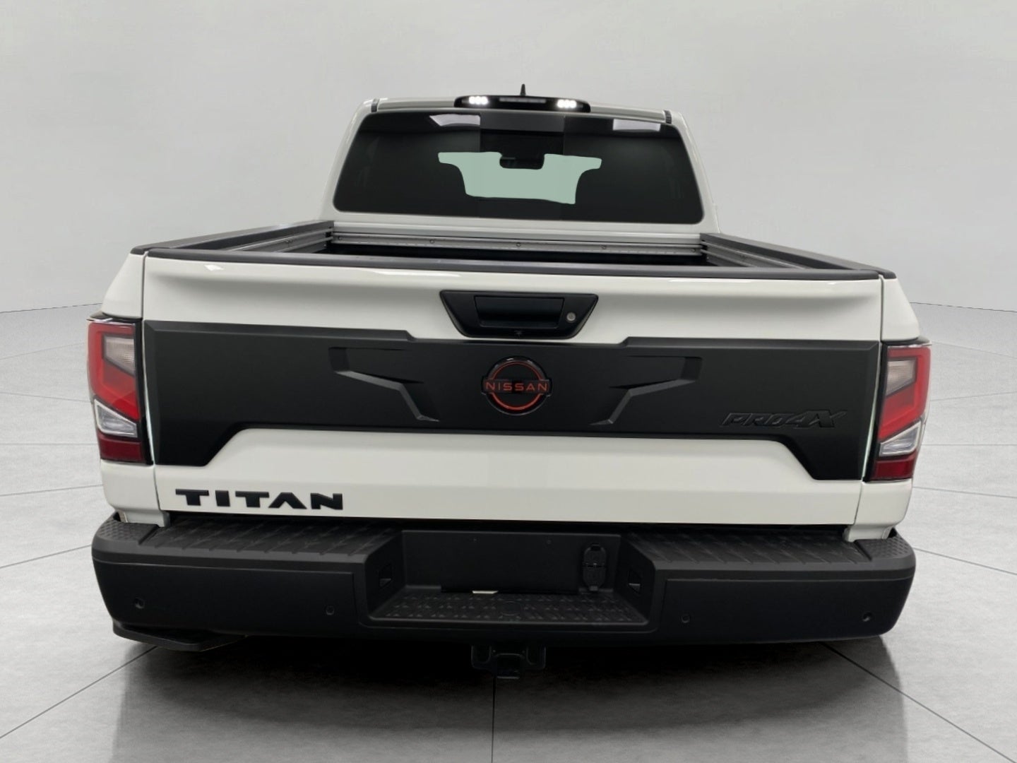 2024 Nissan Titan 4x4 Crew Cab SV